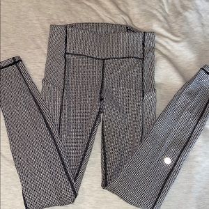 Lululemon 28’ leggings